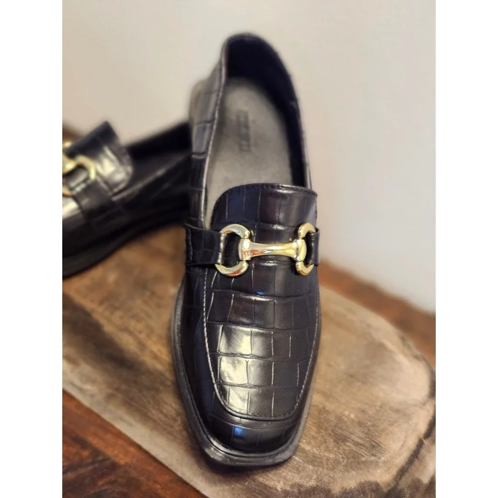 Forever 21 Black Croc Loafers - Size 9